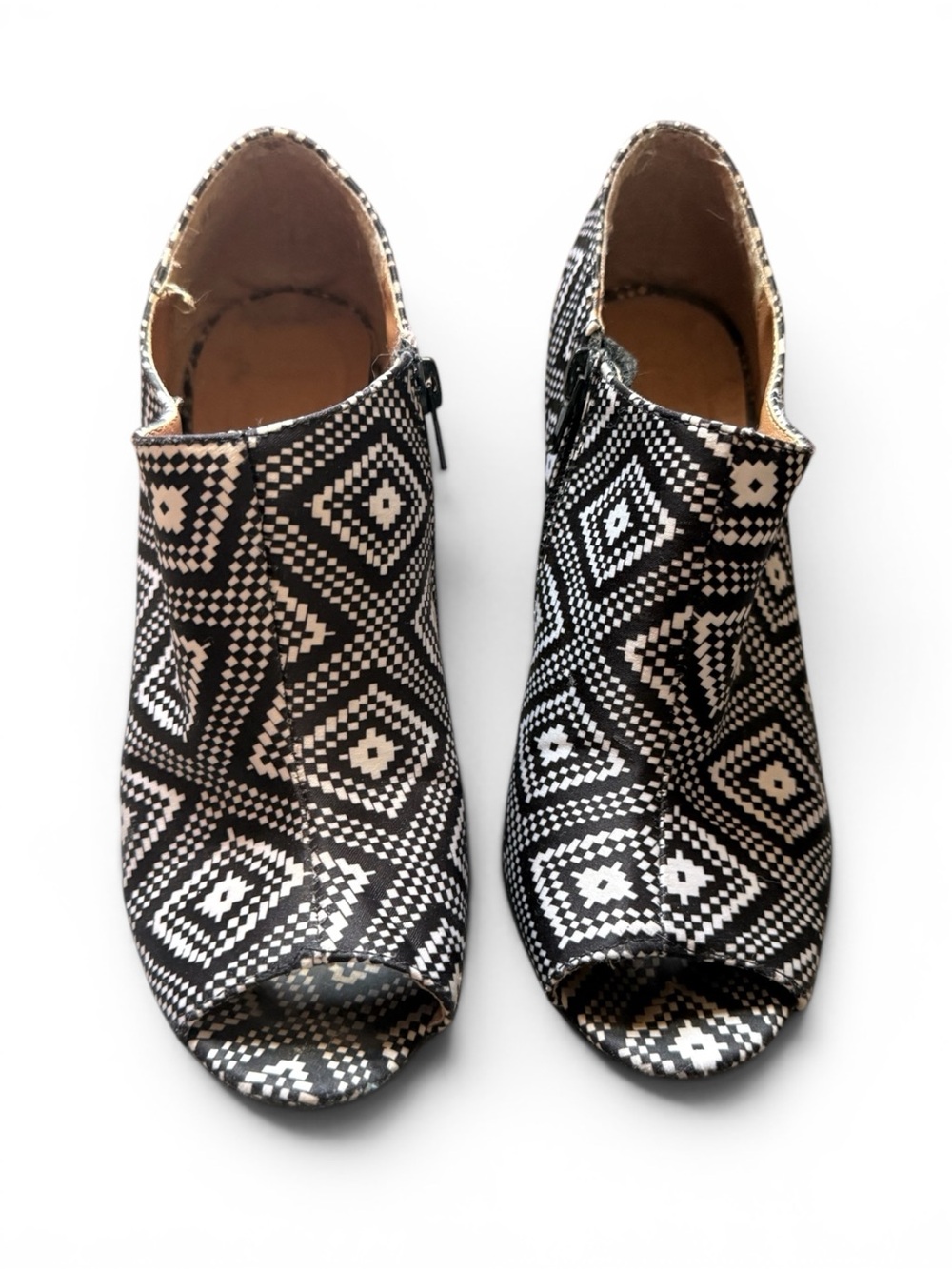 Cato Black & White Geometric Peep-Toe Mules